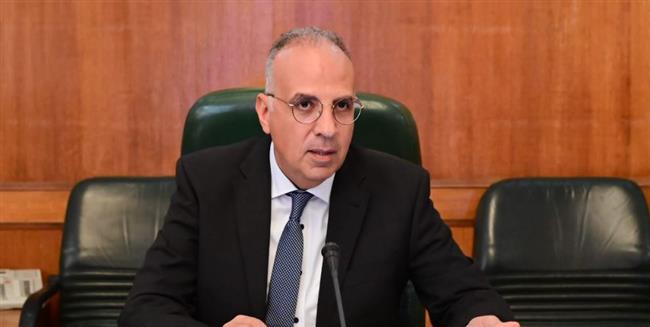 وزير الري يتابع المناسيب والتصرفات بشبكة الترع والمصارف