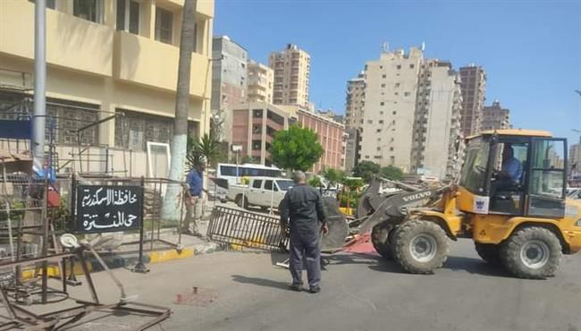حي أول المنتزة بالإسكندرية ينفذ 31 حملة لإزالة إشغالات الطريق خلال مارس الماضي
