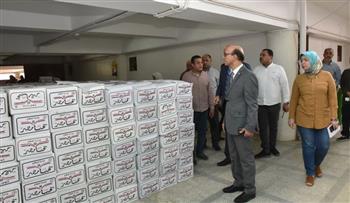   جامعة أسيوط توزع 25 ألف كرتونة مواد غذائية على العاملين 