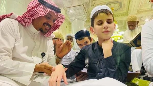 «شؤون الحرمين» تقدم خدمة المصاحف المترجمة بلغة برايل للمكفوفين ضمن مبادرة «كفيف»