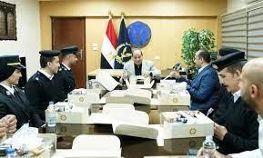 عاجل.. السيسي يتناول الإفطار داخل قسم شرطة مدينة نصر أول