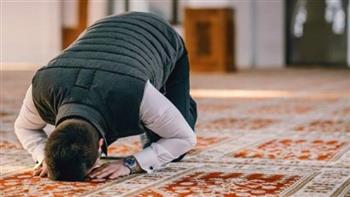   عمر هاشم يكشف فضل الحفاظ على الصلاة