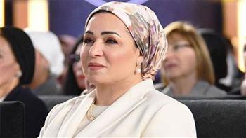   السيدة انتصار السيسى مهنئة عمال مصر: الأوطان لا تقوم إلا بسواعد عمالها
