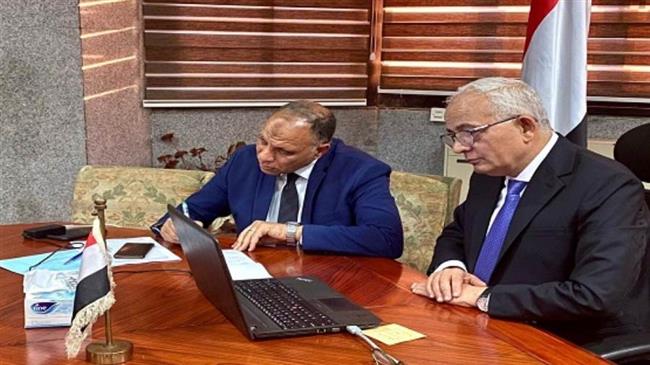 وزير التربية والتعليم يعقد اجتماعا مع الاتحاد العام للمصريين في الخارج 