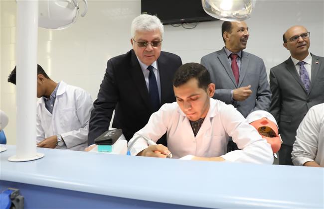 وزير التعليم العالي يتفقد جامعة سفنكس لمتابعة انتظام سير العملية التعليمية