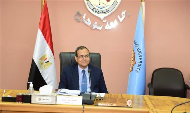 رئيس جامعة سوهاج يهنئ الرئيس السيسي بمناسبة عيد العمال