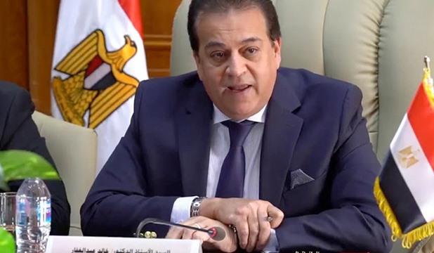 وزير الصحة يدعو مجلس وزراء الصحة العرب للإسراع في تقديم المساعدات الطبية العاجلة إلى السودان 