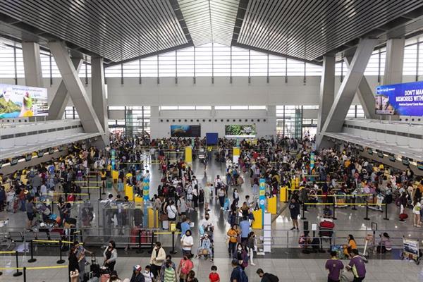 عودة الطاقة إلى مطار مانيلا بعد إلغاء الرحلات بسبب انقطاع التيار الكهربائي
