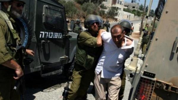 الاحتلال الإسرائيلي يعتقل 23 فلسطينيًا من مناطق مُتفرقة بالضفة الغربية