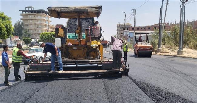 البحيرة.. رصف طريق كوم حمادة بتكلفة مليون و300 ألف جنية