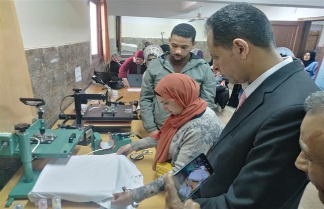 «القوى العاملة»: ختام برنامج تدريبى للسيدات المٌعيلات على مهنة الطباعة على المنسوجات بالأسكندرية