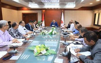 محافظ سوهاج يعقد اجتماعاً لبحث الموقف التنفيذي لمشروع البنية التحتية للمناطق الصناعية