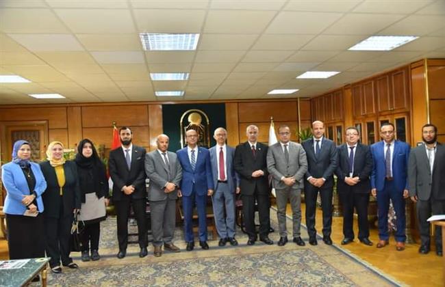 رئيس جامعة أسيوط يستقبل وفداً رفيع المستوى من سفارة دولة الكويت