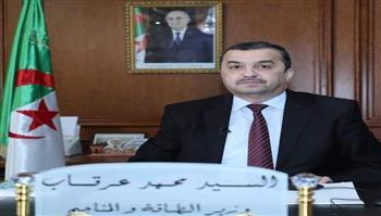 وزير الطاقة الجزائري يصل إلى أوغندا في زيارة رسمية لتعزيز التعاون الثنائي