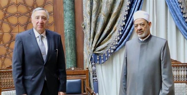 شيخ الأزهر يستقبل رئيس المحكمة الدستورية بمقر مشيخة الأزهر 