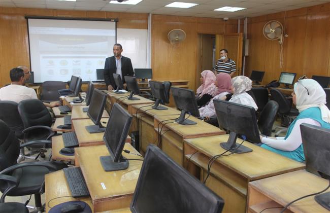 «أساسيات البرمجة».. دورة تدريبية بحاسبات ومعلومات قنا