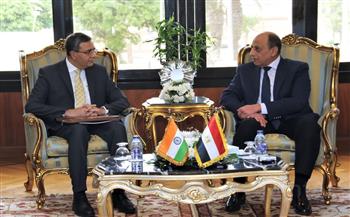   وزير الطيران المدني يبحث مع سفير الهند بالقاهرة الفرص الاستثمارية في مجال تطوير المطارات