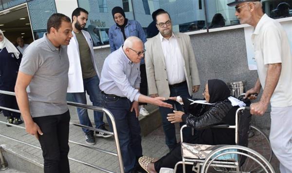 محافظ بورسعيد يتفقد سير العمل بمستشفى السلام الدولي ببورسعيد