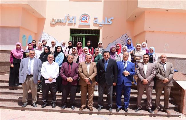ألسن سوهاج تنظم ندوة تعريفية عن «اللغات الأجنبية والتحول الرقمي» في ضوء رؤية مصر ٢٠٣٠