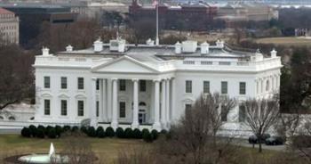 «البيت الأبيض» يعلن فتح تحقيق في وفاة مهاجر بمركز إيواء بفلوريدا