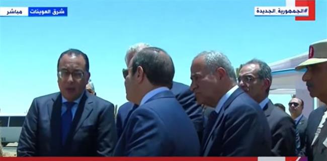 السيسي يتابع حصاد محصول القمح ويتفقد المزروعات بشرق العوينات