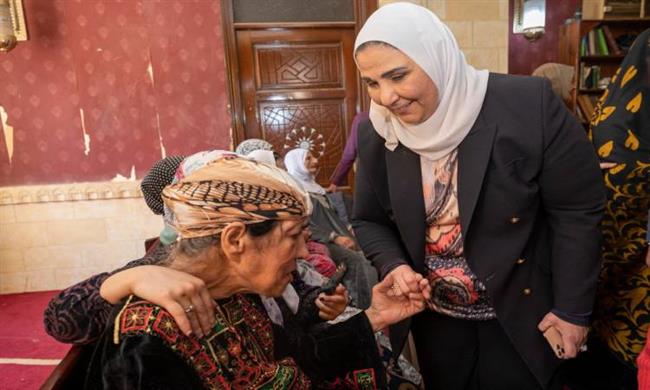 وزيرة التضامن تتفقد جمعية «الباقيات الصالحات» وتطمئن على حالة النزلاء والمسنين عقب نشوب حريق