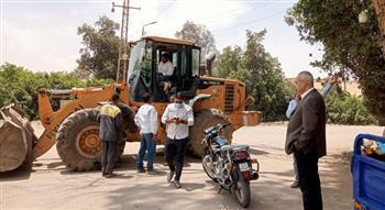 الجيزة ترفع 200 طن مخلفات بمركز أبو النمرس 