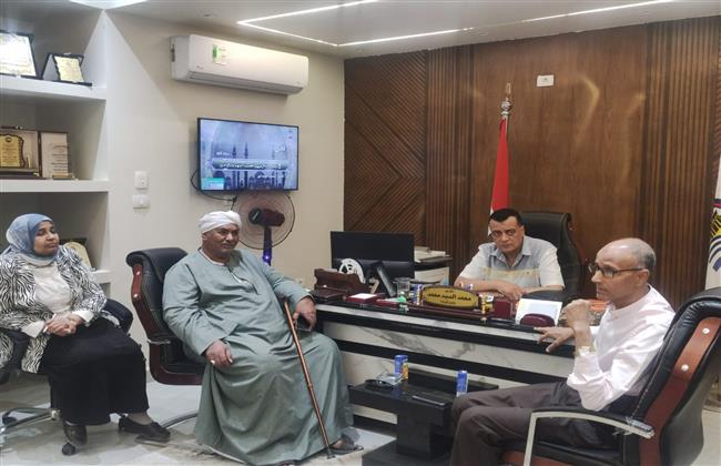 مدير تعليم قنا: توفير آلية دقيقة لضخ نفقات الامتحانات وتعجيل صرف السلف المؤقتة