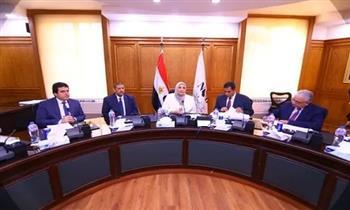 وزيرة التضامن تعقد اجتماعا مع رؤساء قطاعات بنك ناصر 