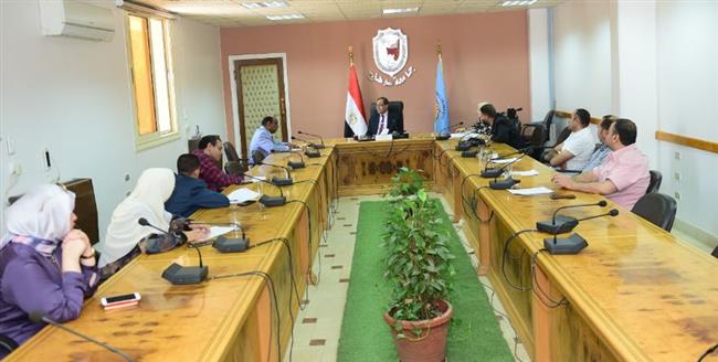 رئيس جامعة سوهاج يجتمع بمجلس إدارة صندوق علاج أعضاء هيئة التدريس