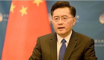   وزير خارجية الصين يؤكد ضرورة تعزيز التعاون والتنسيق المشترك مع سيراليون