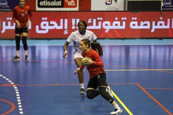 «سيدات يد مكنين» يفوز على هبيتات ببطولة كأس الكؤوس الإفريقية