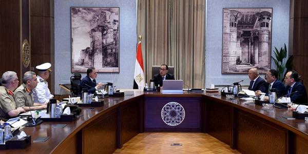 رئيس الوزراء يتابع مستجدات منظومة النقل الذكي على الطرق السريعة