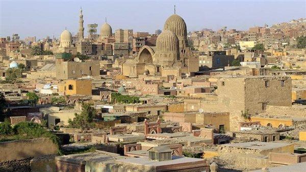 الصدفة تقود لاكتشاف «شاهد قبر» أثري يحمل كتابات كوفية بمقابر الشافعي 