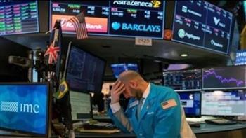 أزمة سقف الديون تهبط بالأسهم الأمريكية في نهاية جلسة أمس
