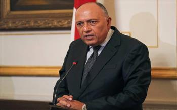 شكري يلتقى وزير الشئون الخارجية التونسي بجدة
