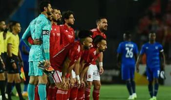 «الكاف» يعلن عقوبة الأهلي بعد شكوي الهلال
