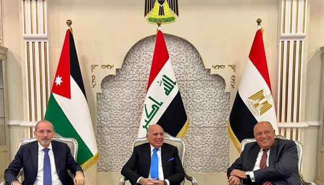 شكرى يبحث مع نظيريه الأردني والعراقي دفع التعاون والعمل المشترك في إطار آلية التعاون الثلاثي