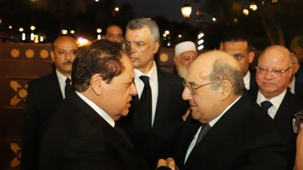 رئيس مجلس الشيوخ يقدم واجب العزاء في شقيق أبو العينين