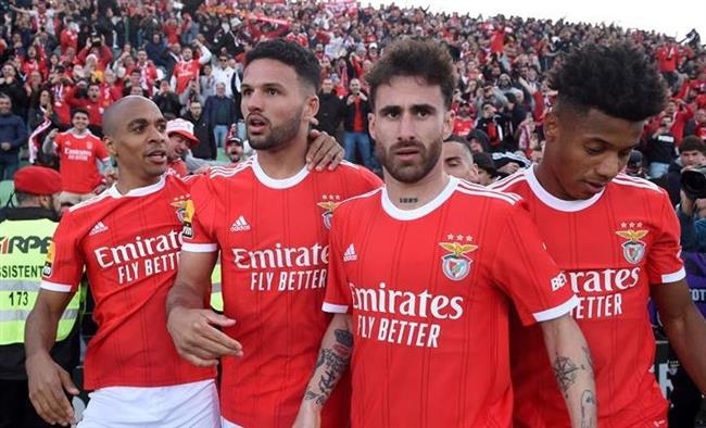 مانشستر يونايتد يتصدر سباق ضم نجم البرتغال
