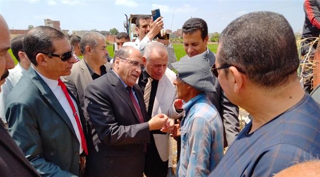 رئيس هيئة الإصلاح الزراعى يتفقد توريد القمح بالبحيرة