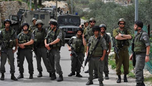 الاحتلال الإسرائيلي يعتقل أربعة فلسطينيين ويفجر ورشة نجارة بالضفة الغربية