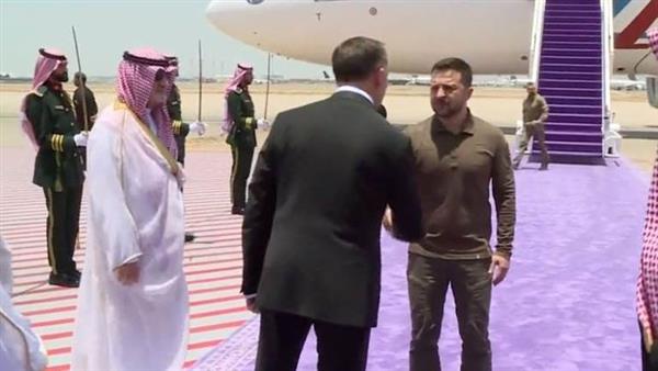 زيلينسكي يصل إلى جدة للمشاركة بالقمة العربية