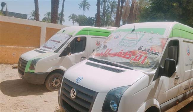 قنا... الكشف على 808 مواطنين فى قافلة طبية مجانية بقفط  