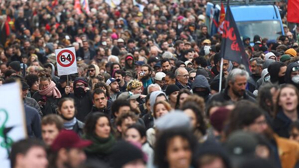 أكثر من 780 ألف شخص شاركوا في احتجاجات عيد العمال بفرنسا