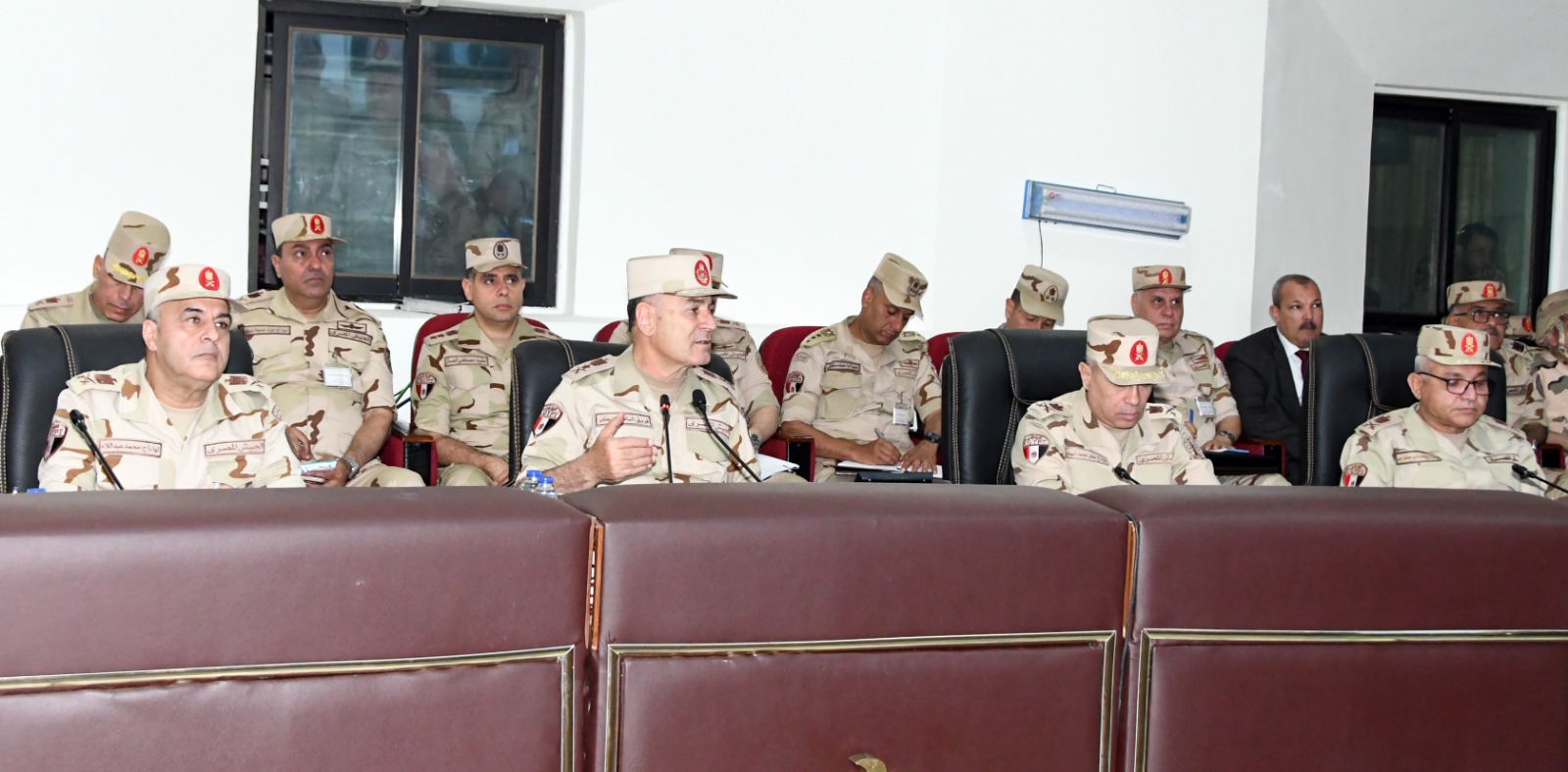 رئيس أركان القوات المسلحة يشهد إحدى مراحل مشروع القيادة التعبوي لإدارة الإشارة