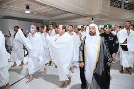 الرئيس السيسى يؤدى مناسك العمرة ويزور المسجد النبوى 