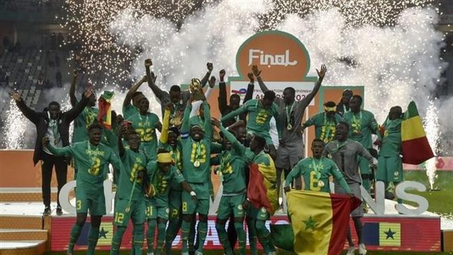 السنغال تهيمن على عرش الكرة الأفريقية.. تتويج أسود التيرانجا بكأس الأمم للناشئين 