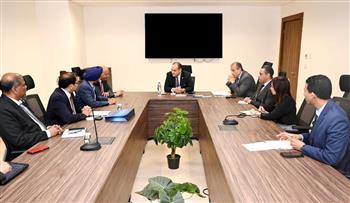   وزير التجارة والصناعة يبحث مع شركتين من الهند فرص ومقومات الاستثمار في السوق المصري