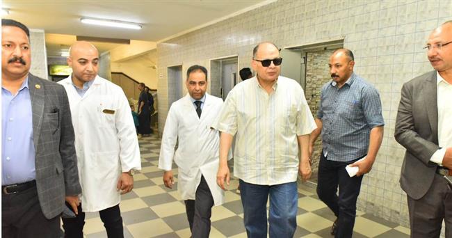 محافظ أسيوط يشهد فعاليات القافلة العلاجية التوعوية لعلاج الأسنان بمستشفى الإيمان العام 